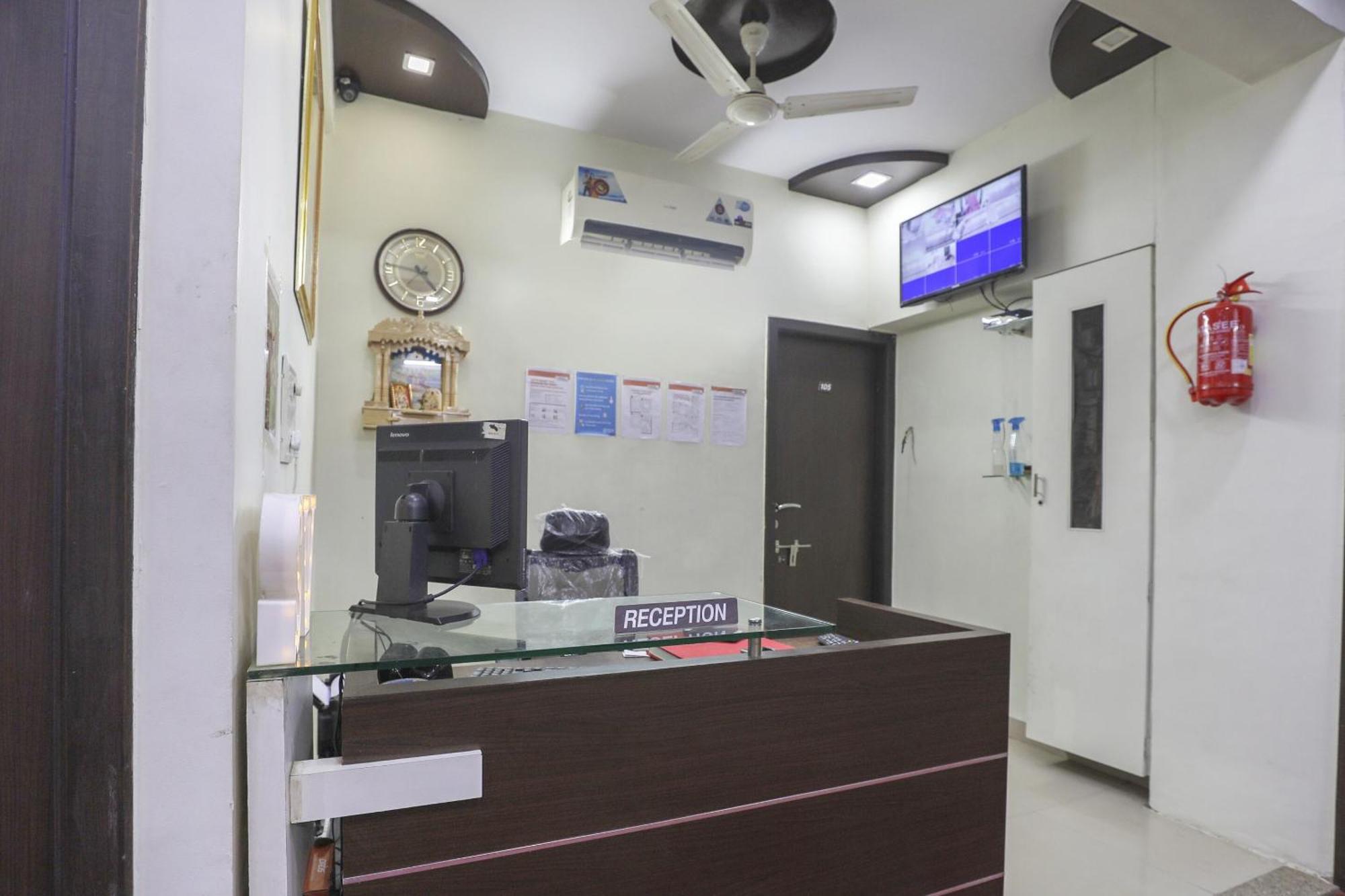 Collection O Shyam Vatika Banquet And Rooms Surate Exterior foto