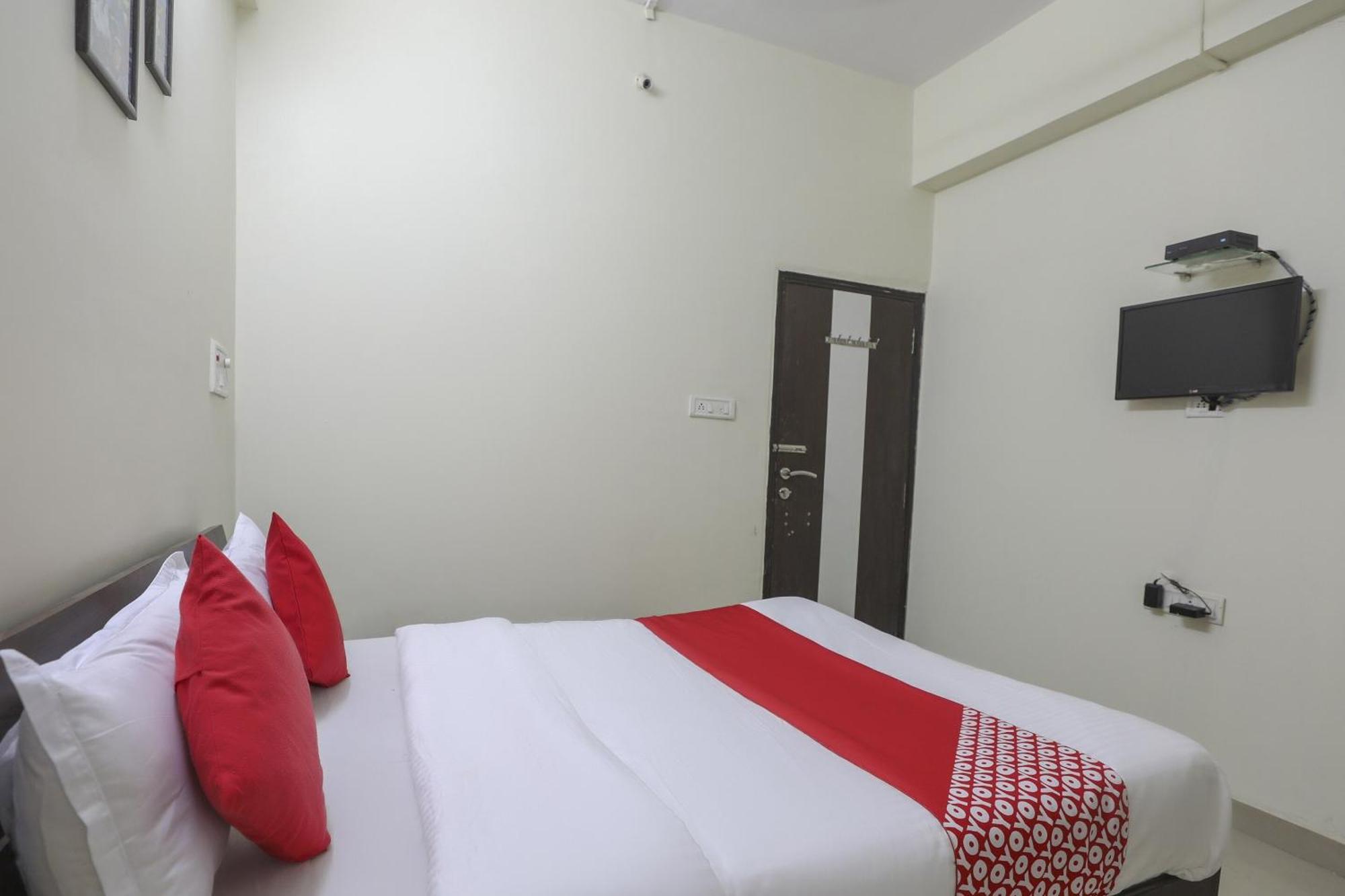 Collection O Shyam Vatika Banquet And Rooms Surate Exterior foto