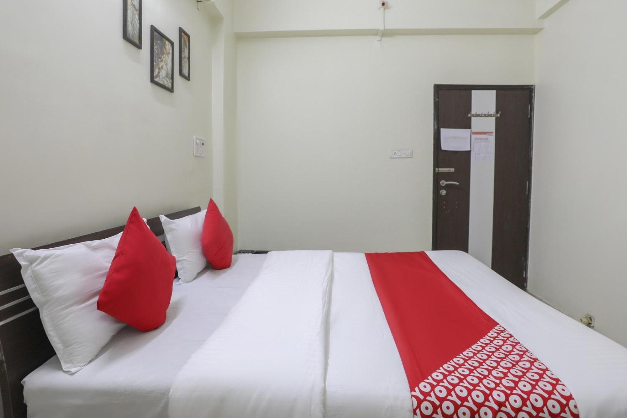 Collection O Shyam Vatika Banquet And Rooms Surate Exterior foto